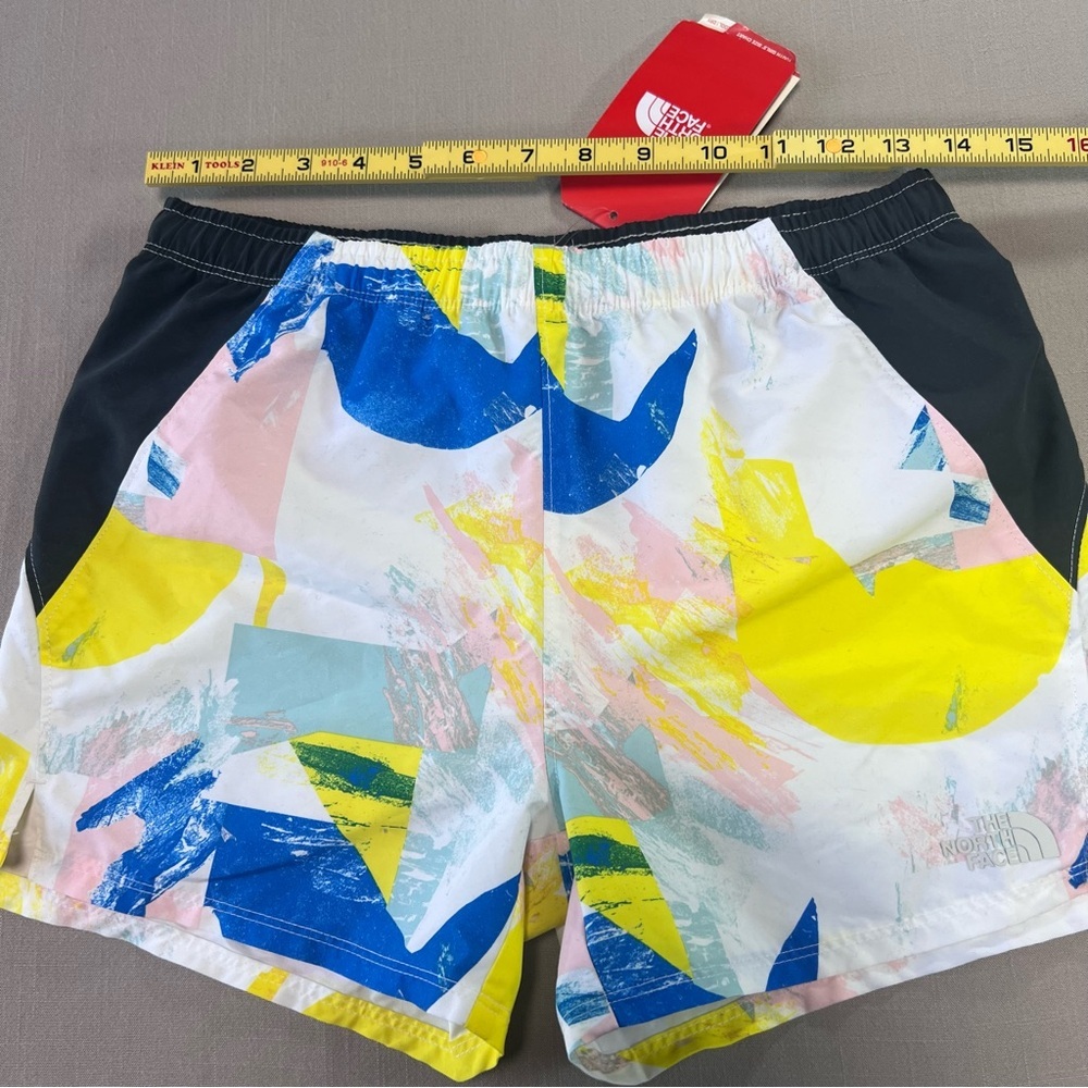 The North Face Girls Youth Swim Shorts Abstract Print NWT Size L - Picture 7 of 10
